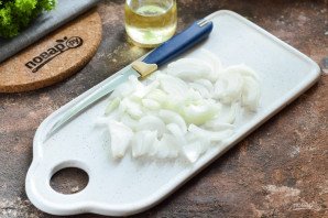 Куриная печень с медом и луком