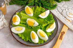 Салат с креветками и соевым соусом