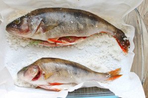 Окунь в соли в духовке