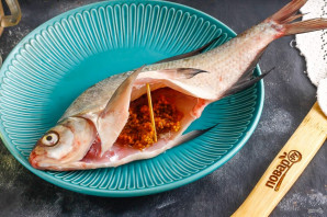 Лещ в соли в духовке