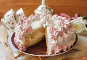 Торт со сливками и ананасами