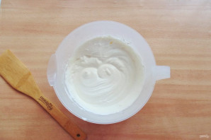 Торт со сливками и ананасами