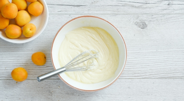 Заливной пирог с абрикосами, пошаговый рецепт с фото