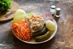 Немецкий салат с фасолью