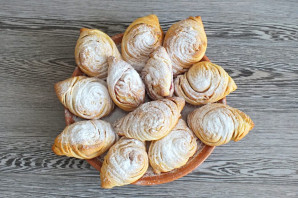 "Бадамбура" с вишней и орехами