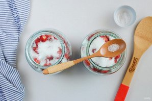 Клубничный компот на зиму