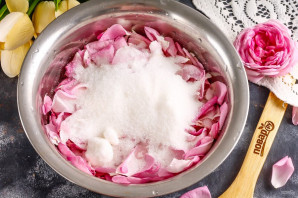 Джем из лепестков роз Джем из лепестков роз