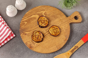 Пирамидки из баклажанов