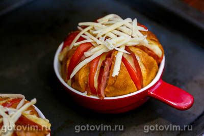 Булочки, фаршированные сыром и колбасой