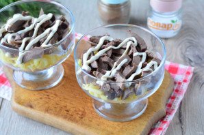 Слоеный салат с сердцем