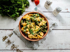 Салат с омлетом и фасолью Салат с омлетом и фасолью