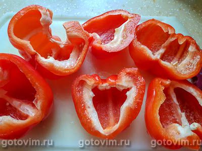 Фаршированный перец с тунцом по сырной корочкой, запеченный в духовке