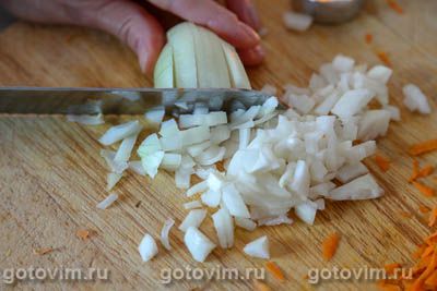 Капуста с мясом, тушенная со сметаной