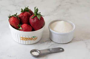 Клубника с сахаром на зиму