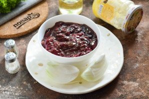 Куриная печень с медом и луком