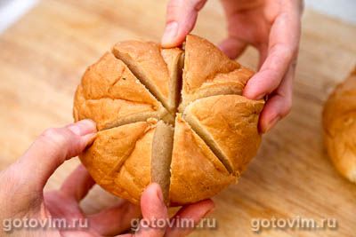 Теплые булочки с сыром и чесноком на завтрак