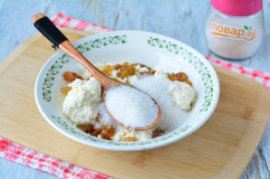 Рулет из лаваша с творогом и изюмом Рулет из лаваша с творогом и изюмом