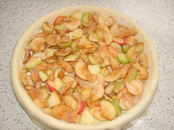 Рецепт: Бездрожжевой пирог с яблоками - На сметане Рецепт: Бездрожжевой пирог с яблоками - На сметане