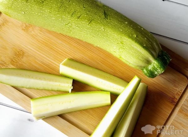 Рецепт: Хрустящие кабачки - с соусом Рецепт: Хрустящие кабачки - с соусом