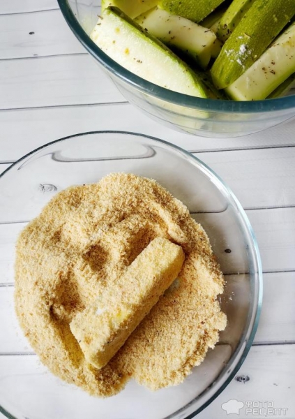 Рецепт: Хрустящие кабачки - с соусом Рецепт: Хрустящие кабачки - с соусом