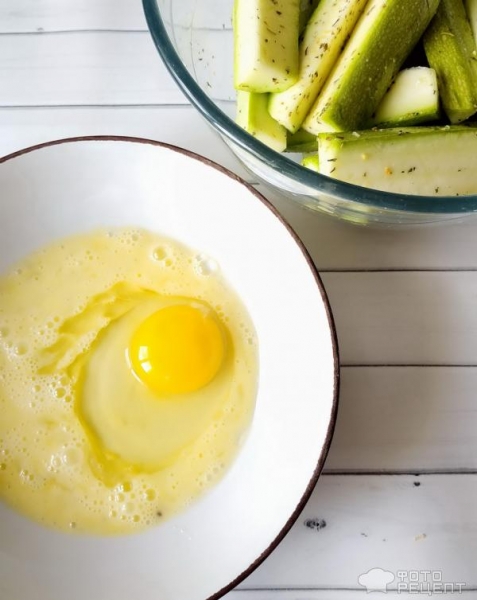 Рецепт: Хрустящие кабачки - с соусом Рецепт: Хрустящие кабачки - с соусом