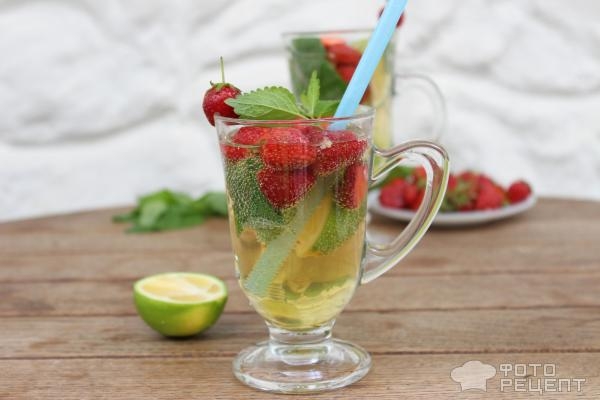 Рецепт: Клубничный мохито - без алкогольный, просто и красиво