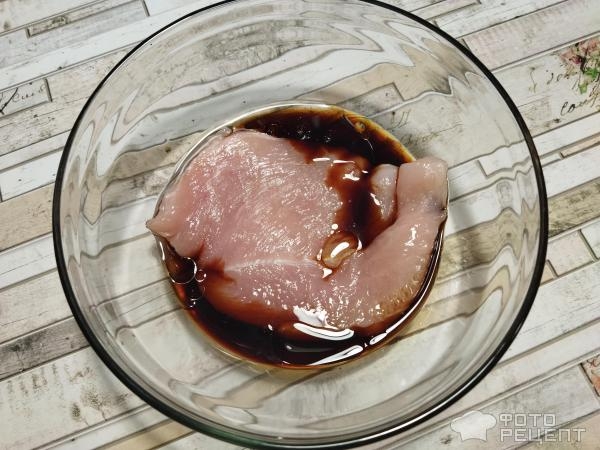 Рецепт: Куриное филе со стручковой фасолью - под творожной заливкой в духовке