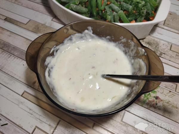 Рецепт: Куриное филе со стручковой фасолью - под творожной заливкой в духовке