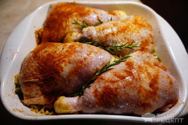 Рецепт: Окорочка во французском стиле с булгуром - с вялеными помидорами, моцареллой и базиликом