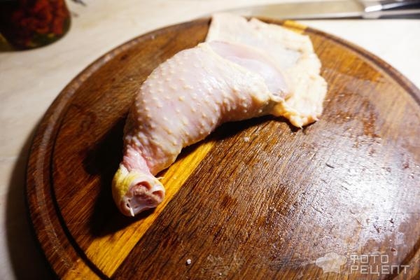 Рецепт: Окорочка во французском стиле с булгуром - с вялеными помидорами, моцареллой и базиликом