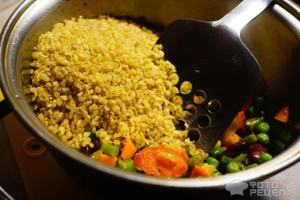 Рецепт: Окорочка во французском стиле с булгуром - с вялеными помидорами, моцареллой и базиликом