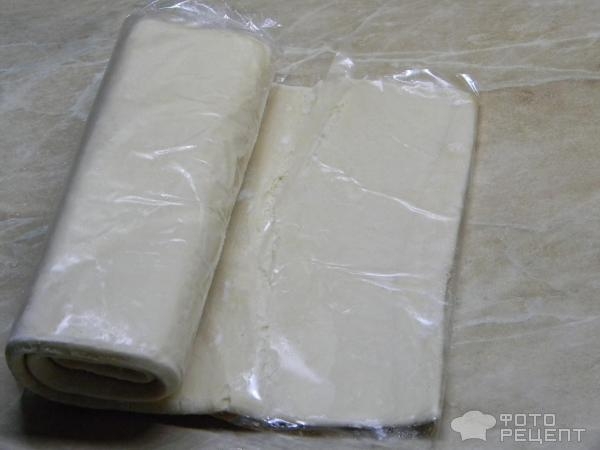 Рецепт: Пирог из слоеного теста с творогом и свежими ягодами - со сметаной и агар-агаром Рецепт: Пирог из слоеного теста с творогом и свежими ягодами - со сметаной и агар-агаром