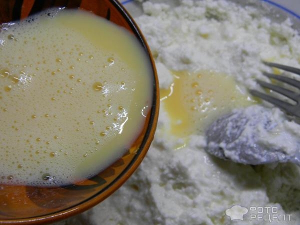 Рецепт: Пирог из слоеного теста с творогом и свежими ягодами - со сметаной и агар-агаром Рецепт: Пирог из слоеного теста с творогом и свежими ягодами - со сметаной и агар-агаром