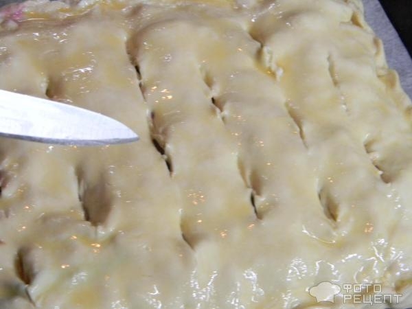 Рецепт: Пирог из слоеного теста с творогом и свежими ягодами - со сметаной и агар-агаром Рецепт: Пирог из слоеного теста с творогом и свежими ягодами - со сметаной и агар-агаром