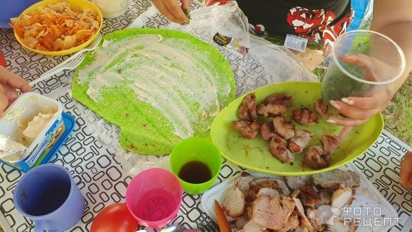 Рецепт: Рулеты из лаваша с начинкой - шаурма на мангале или "если надоел шашлык" Рецепт: Рулеты из лаваша с начинкой - шаурма на мангале или "если надоел шашлык"