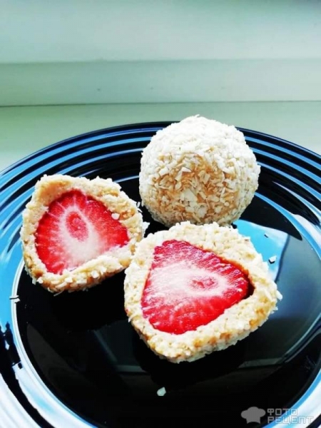 Рецепт: Шарики творожные - С клубникой