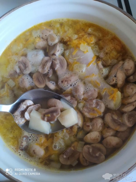 Рецепт: Сырный суп с курицей и шампиньонами - Со шпинатом