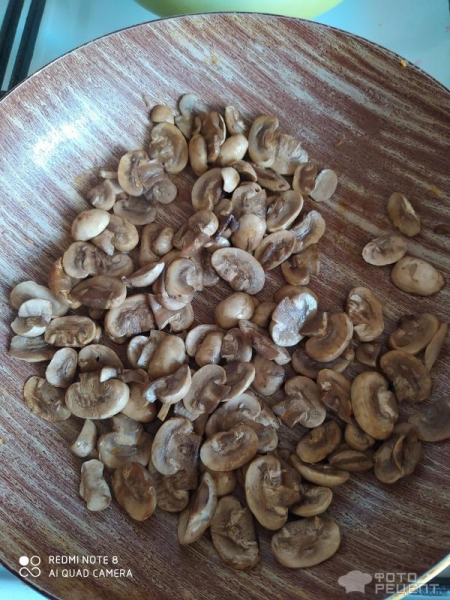 Рецепт: Сырный суп с курицей и шампиньонами - Со шпинатом