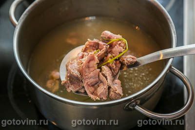 Куриные желудки, тушенные с картофелем и капустой