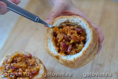 Булочки, фаршированные мясом с фасолью и перцем чили по-мексикански