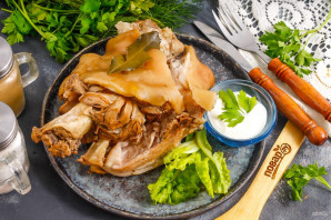 Свиная рулька в вине