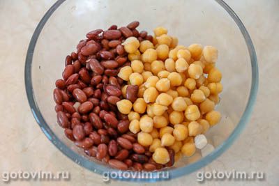 Мексиканский салат из нута, фасоли и лука Мексиканский салат из нута, фасоли и лука