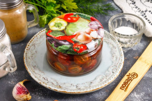 Крыжовник маринованный с чесноком Крыжовник маринованный с чесноком