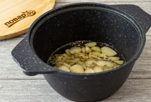 Чеснок конфи Чеснок конфи