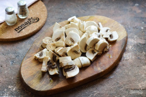 Салат с кинзой и грибами