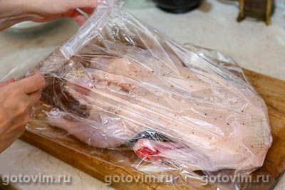 Утка, запеченная в рукаве с глазурью из соевого соуса с медом и апельсиновым соком Утка, запеченная в рукаве с глазурью из соевого соуса с медом и апельсиновым соком