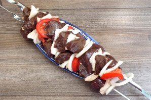 Шашлык из печени с салом