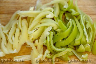 Баклажаны и перцами, обжаренные на сковороде в горчично-медовом соусе Баклажаны и перцами, обжаренные на сковороде в горчично-медовом соусе