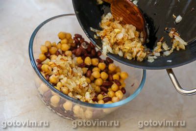 Мексиканский салат из нута, фасоли и лука Мексиканский салат из нута, фасоли и лука