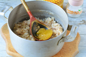 Овсяная каша с бананом и медом Овсяная каша с бананом и медом